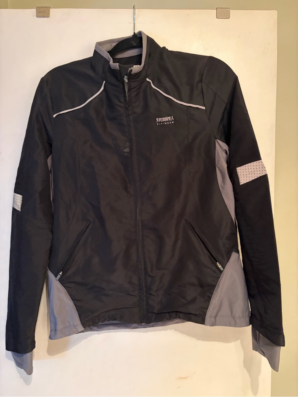 Running Room Fit Wear Black & Gray Zip Jacket